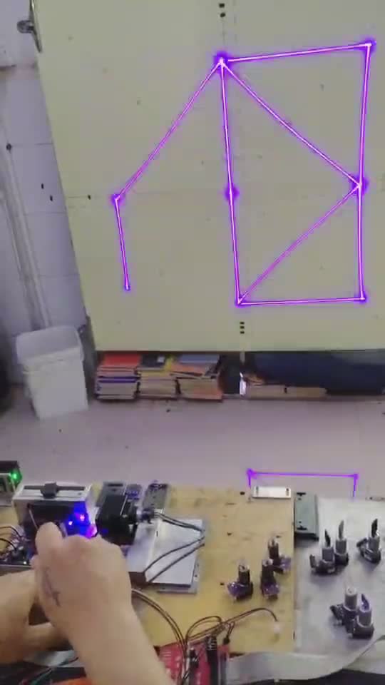 A short demo becomes easier to evaluate when it is paused at three moments: the visible setup, the preview or positioning step, and the shown result.